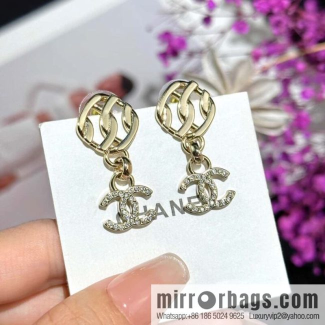 ❗️New ❗️☀️ New ☑️ Chanel c2 double c gold stud earrings ☀️