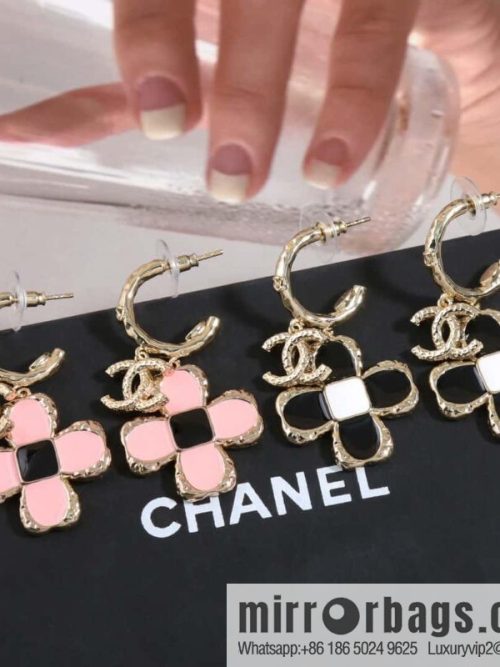 ☀️New ☑️ chanel c2 double c four-leaf clover earrings ☀️