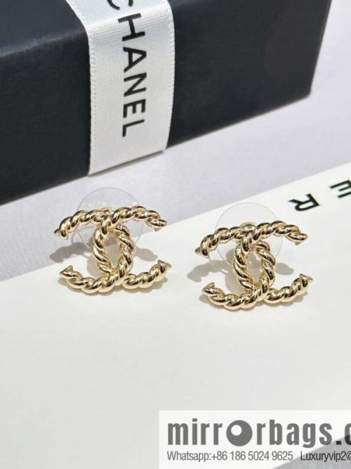 ❗️New ❗️☀️ New ☑️ Chanel c1 double c gold twist earrings ☀️