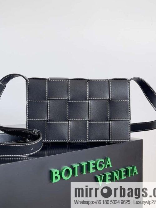 BV Bottega early autumn 2023 series Cassette new line decoration will leather (fabric) handbag, model number: 758105 black