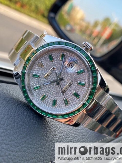 TW\'s new product has once again launched the heroic DATEJUST series - a special watch with a log-type dense diamond surface