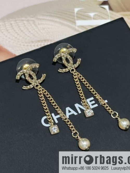 ❗️New ❗️☀️ new ☑️ chanel c1 double c tassel pearl stud earrings ☀️