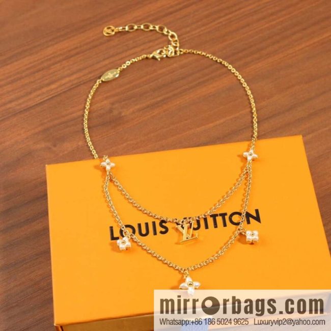 ☀Louis Vuitton Louis Vuitton LV Double White Shellfish Flower FLORAGRAM Necklace
