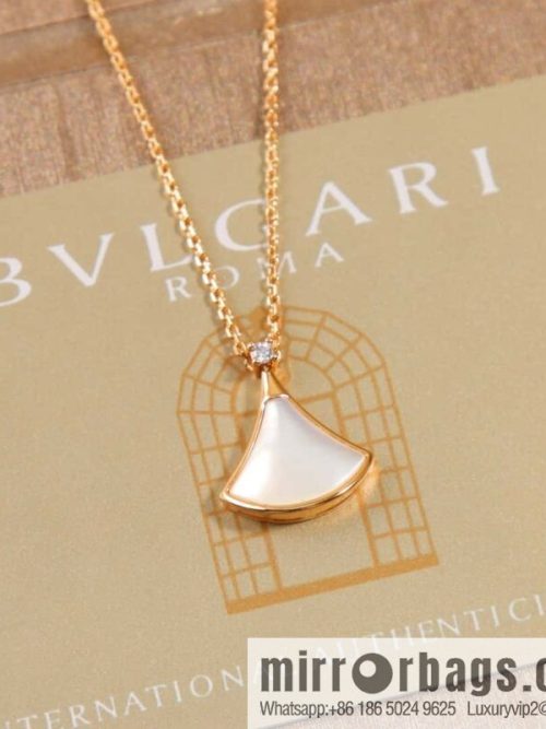 ☀BVLGARI DIVAS\'DREAM White Fritillary Fan Necklace  ☀️