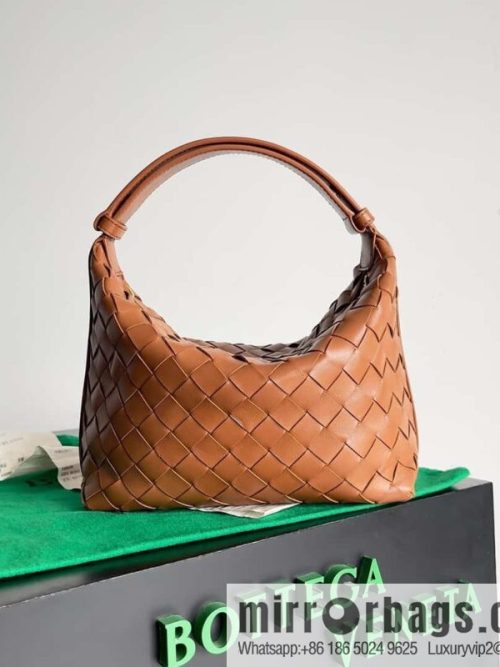 BvWallace Shoulder Bento Bag, Model 754443 intrecciato woven bag, light brown