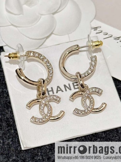 ❗️New ❗️☀️ new ☑️ chanel c2 double c half diamond stud earrings ☀️
