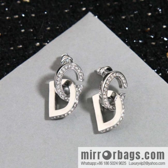 New ☑️ DIOR silver CD edge drill stud earrings