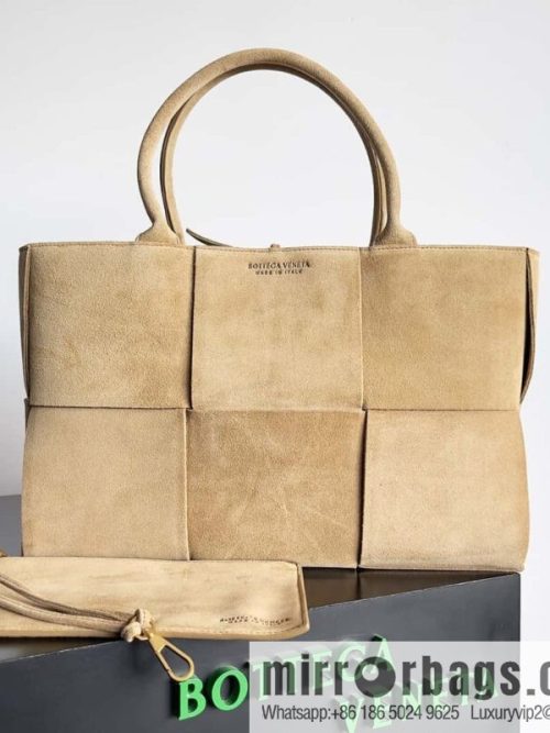 Bottega Veneta 38cm Intrecciato woven matte tote handbag, model: 609175