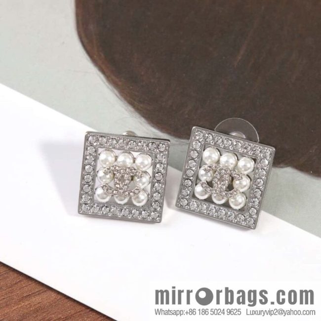 ☀️New ☑️ Chanel Double C Square Pearl Earrings Earrings