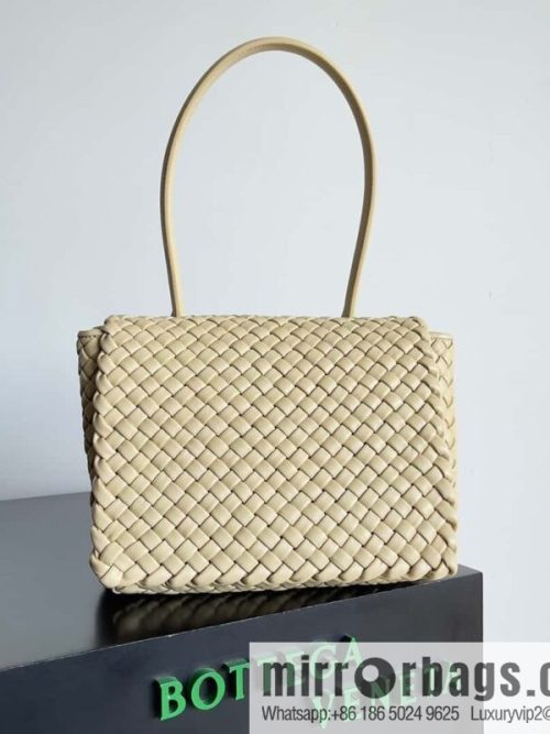 B home 2022 autumn and winter new product PATTI woven tote bag model number 709420 oat color