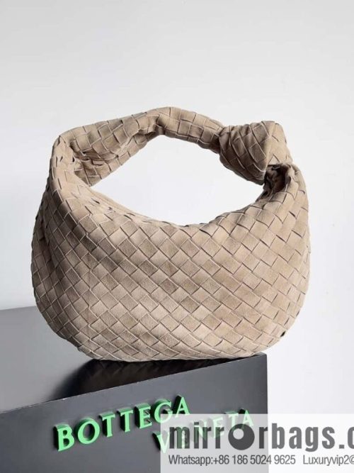Bv2022 new product, Yangjin medium Jodie woven suede knotted round hobo bag, model number: 690225 Yangjin taupe.