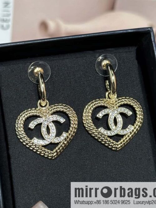 ❗️New ❗️☀️ new ☑️ chanel c2 double c love ❤️ peach heart stud earrings ☀️