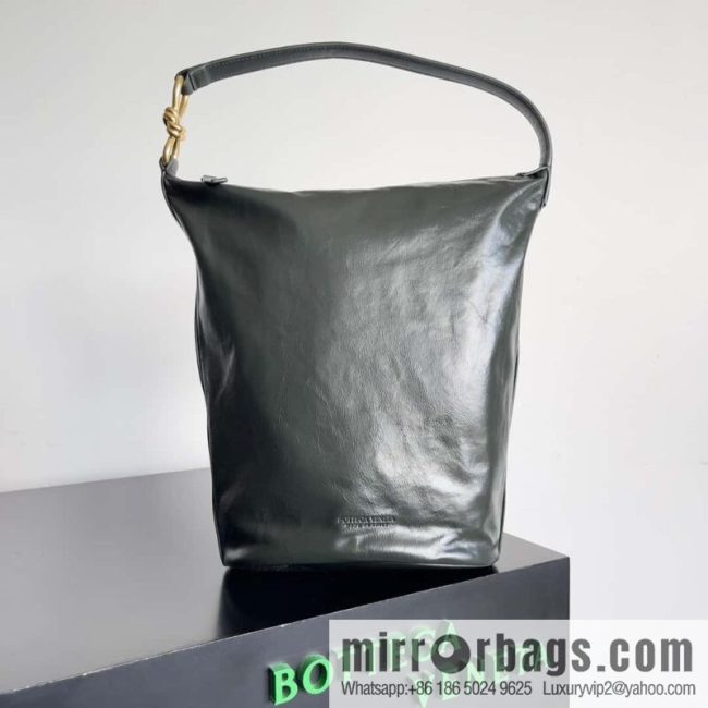 Bv new Hobo knot shoulder backpack model number; 730965 knot, dark green