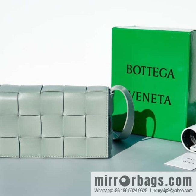 Bottega Veneta Number: 80820 #cassette weaving Rubik\'s Cube bag, sage green