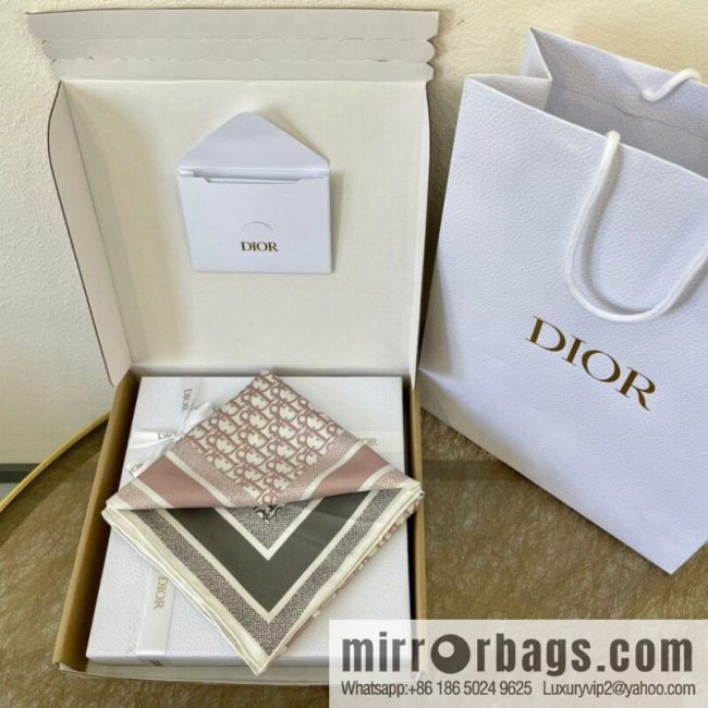 Dior D • Alphabet double-sided color matching gray rose powder square scarf