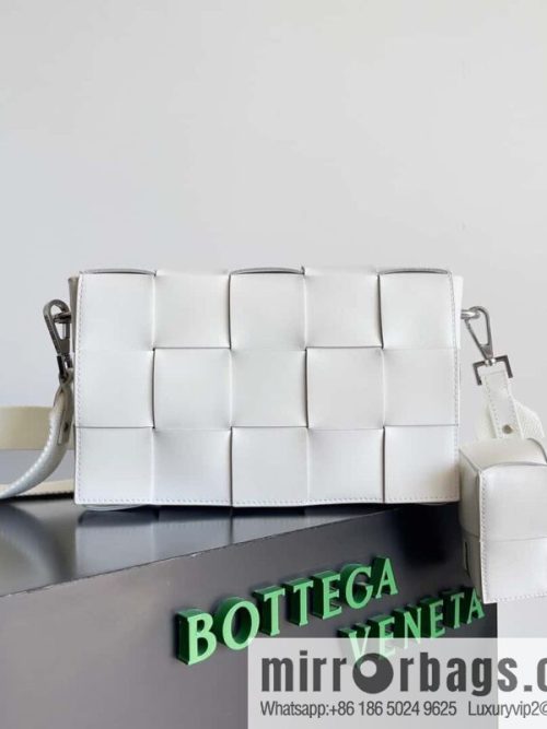 Bv new Unisex same two-in-one His & Hers model number: 741777 white