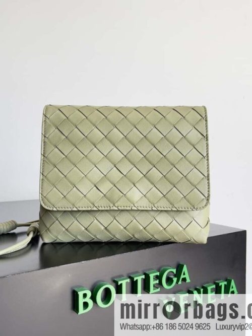 Bv new intrecciato weaving process mini crossbody bag model number; 741897 hole green