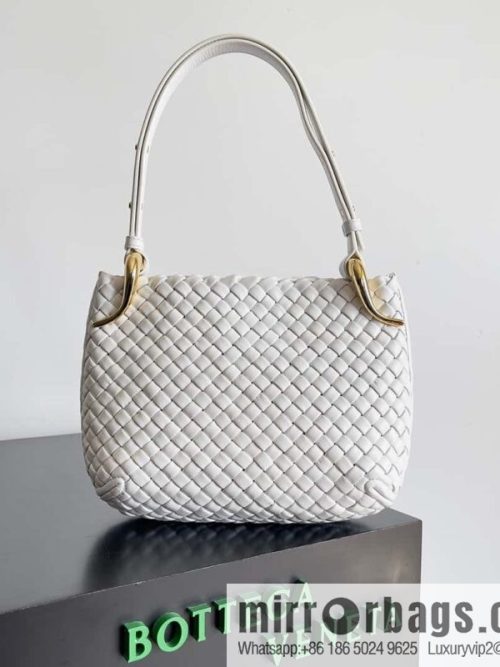 BV early spring new Clicker circular arc bag lamb woven leather, model number: 730968 white