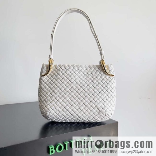 BV early spring new Clicker circular arc bag lamb woven leather, model number: 730968 white