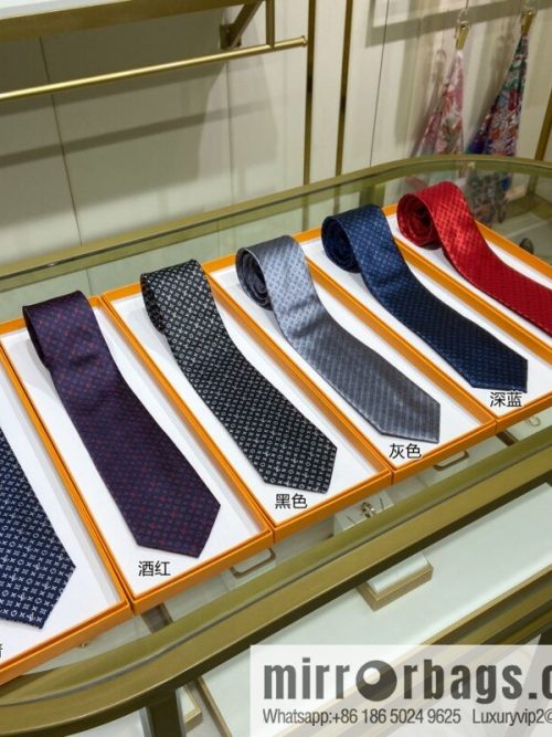 LV Louis Vuitton 100% Top Jacquard Silk Logo Tie