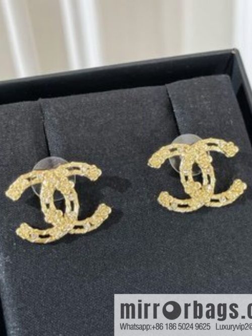 New ☑️ CHANEL Chanel double c stud earrings
