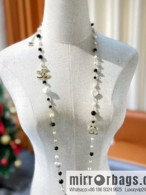 New ☑️ CHANEL Chanel double c peach heart necklace sweater chain
