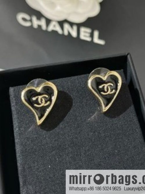 New ☑️ CHANEL Chanel 2022 peach heart stud earrings