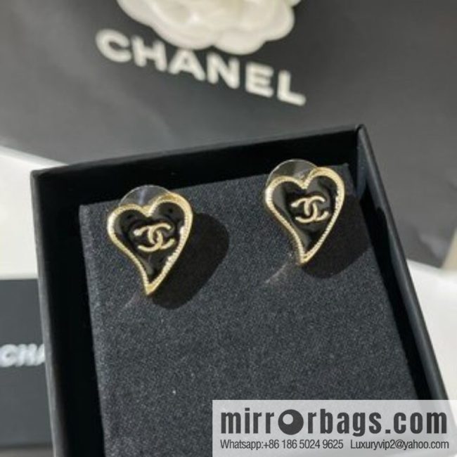 New ☑️ CHANEL Chanel 2022 peach heart stud earrings