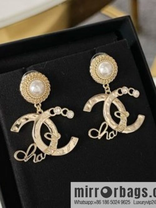 New ☑️ CHANEL Chanel double c letter pearl stud earrings