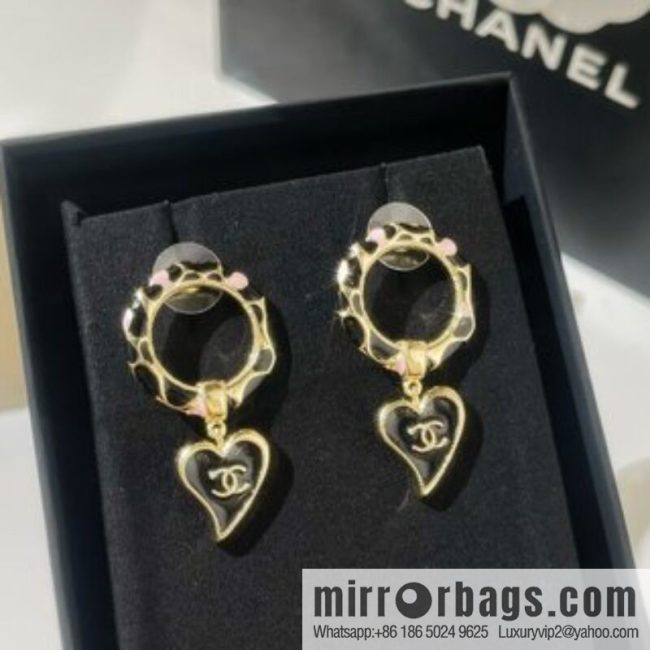 New ☑️ CHANEL Chanel double c peach heart stud earrings
