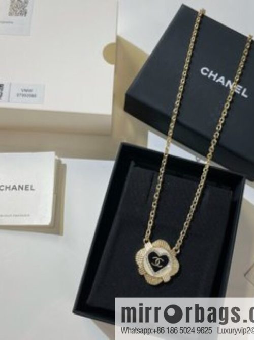 2021 new CHANEL Chanel square spade heart double c necklace