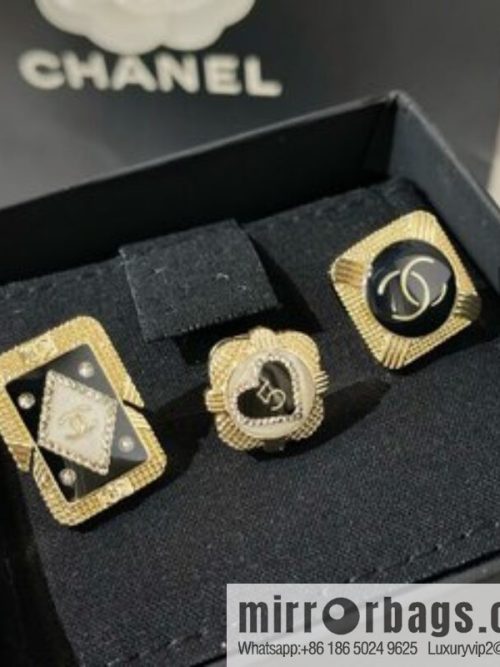 2021 new CHANEL Chanel castle series three-piece brooch