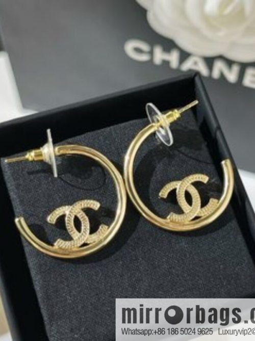 New ☑️ CHANEL Chanel double c stud earrings