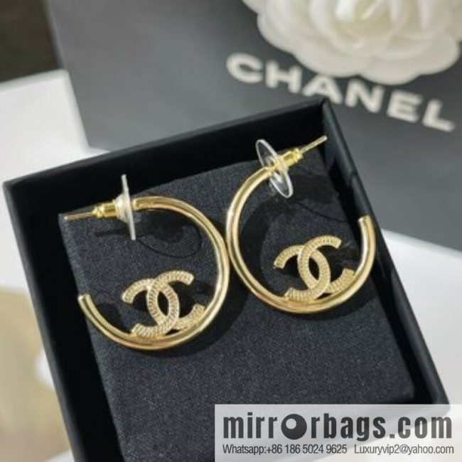 New ☑️ CHANEL Chanel double c stud earrings