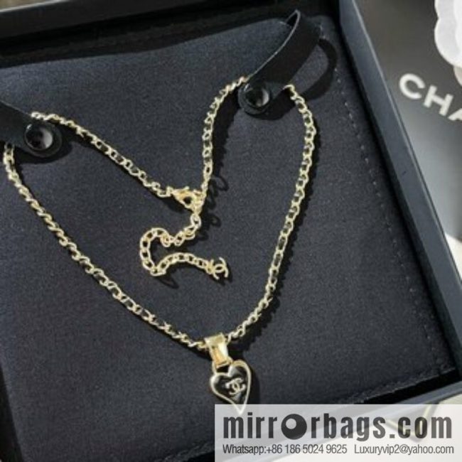 New ☑️ CHANEL Chanel double c heart of spades necklace