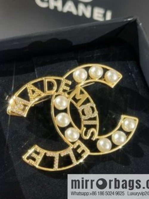 New ☑️ CHANEL Chanel double c letter MADEM SELLE pearl brooch