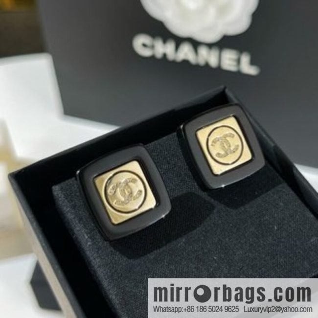 New ☑️ CHANEL Chanel double c stud earrings