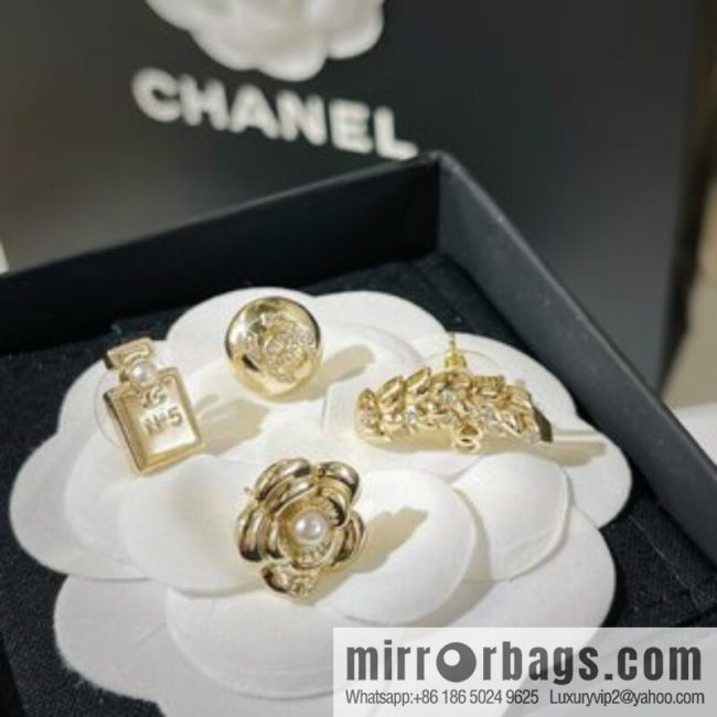New ☑️ CHANEL Chanel round double c wheat ear perfume bottle camellia stud earrings