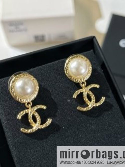 New ☑️ CHANEL Chanel double c pearl stud earrings