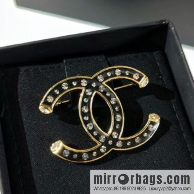 New ☑️ CHANEL Chanel double c rhinestone brooch