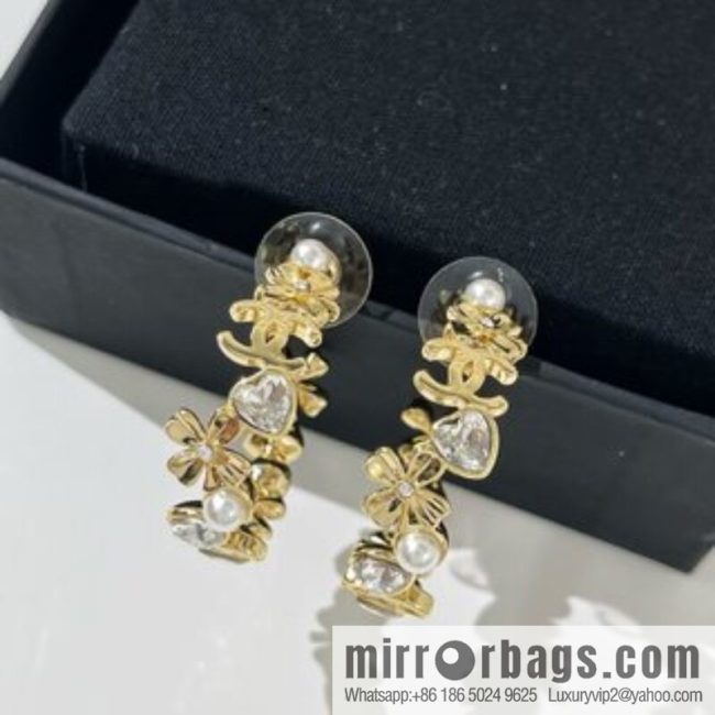 New ☑️ CHANEL Chanel double c four-leaf clover love pearl stud earrings