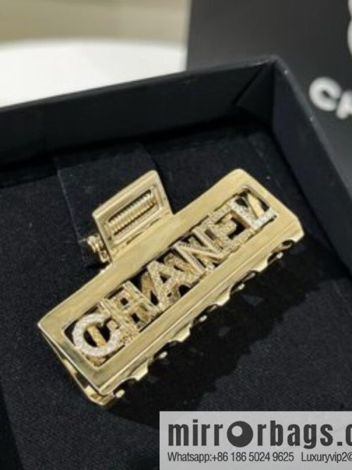 New ☑️ CHANEL Chanel cut-out with drill letter hairpin hairpin