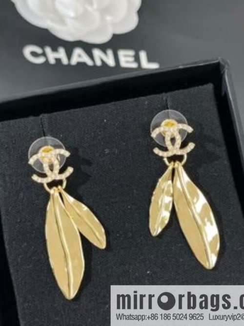 New ☑️ CHANEL Chanel double c gold tree leaf stud earrings