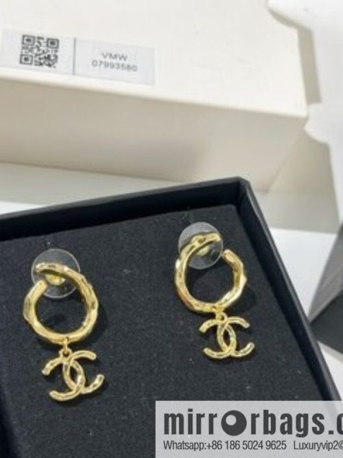 New ☑️ CHANEL Chanel gold double c stud earrings