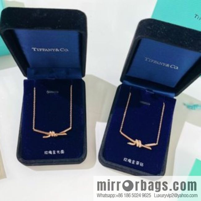 New ☑️ Tiffany & Co. Tiffany knot necklace
