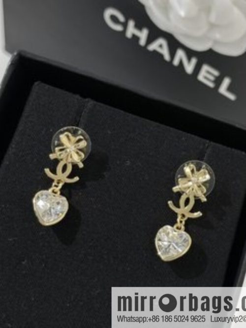 New ☑️ CHANEL Chanel double c four-leaf clover peach heart earrings