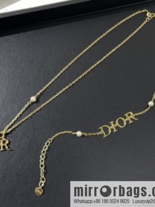 New ☑️ DIOR Dior letter necklace bracelet