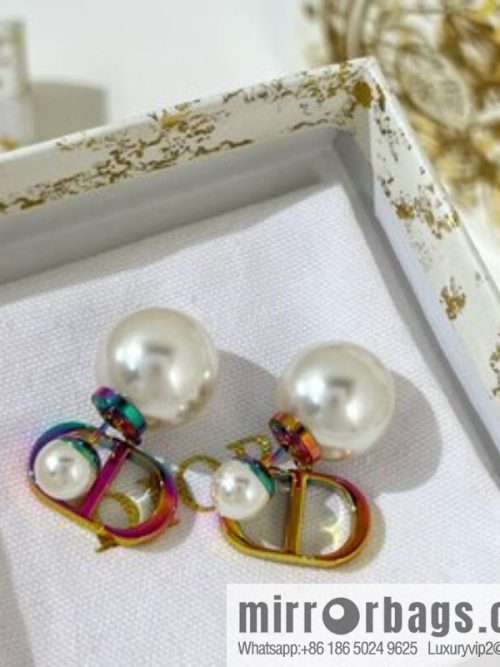 New ☑️ DIOR Dior CD size pearl stud earrings