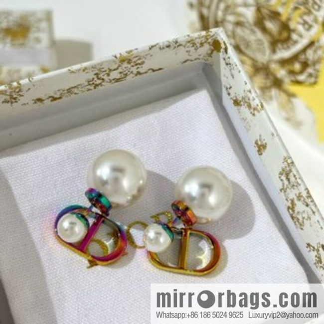 New ☑️ DIOR Dior CD size pearl stud earrings