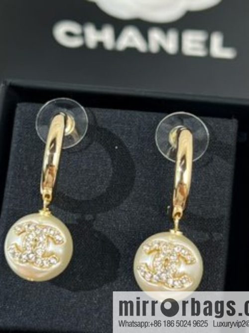 New ☑️ CHANEL Chanel double c pearl stud earrings